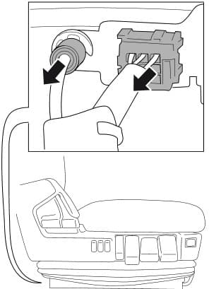 Отключаем пневматический шланг кресла