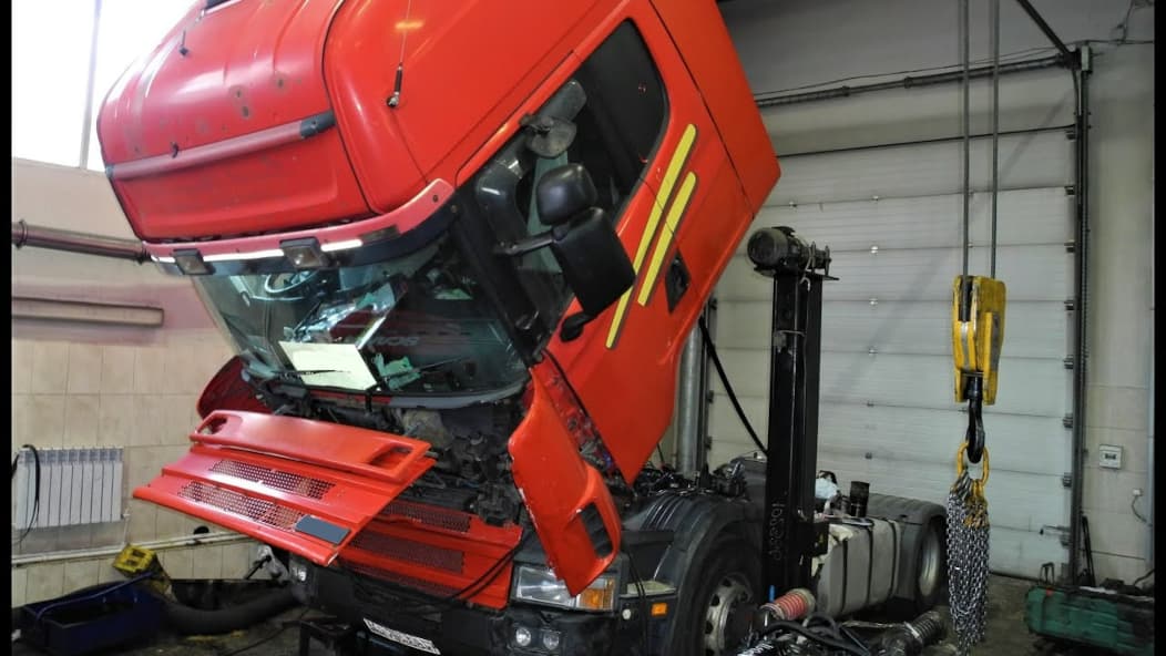 Процесс ремонта Scania